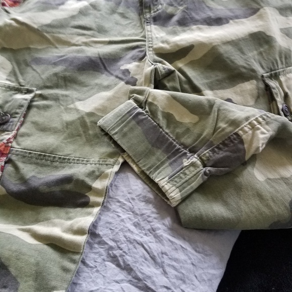 Urban outfitters BDG Camo/trib joggers - Picture 4 of 6
